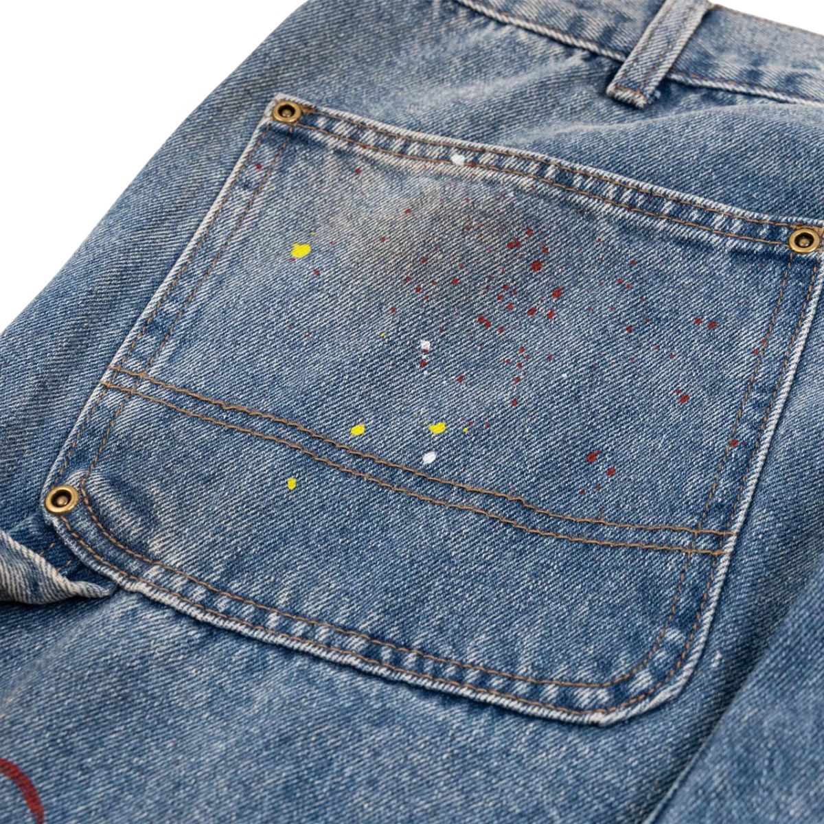 Pantalones vaqueros holgados con estampado de serpiente