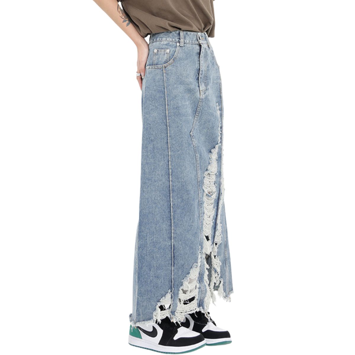 Falda vaquera con bordado de perlas y lavado vintage