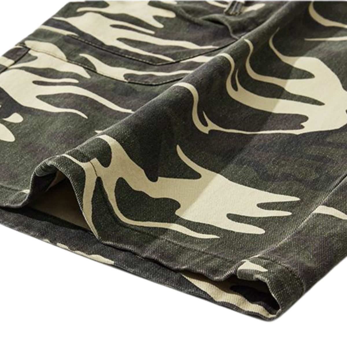 Pantalones cargo de camuflaje con pierna ancha y corte tobillero