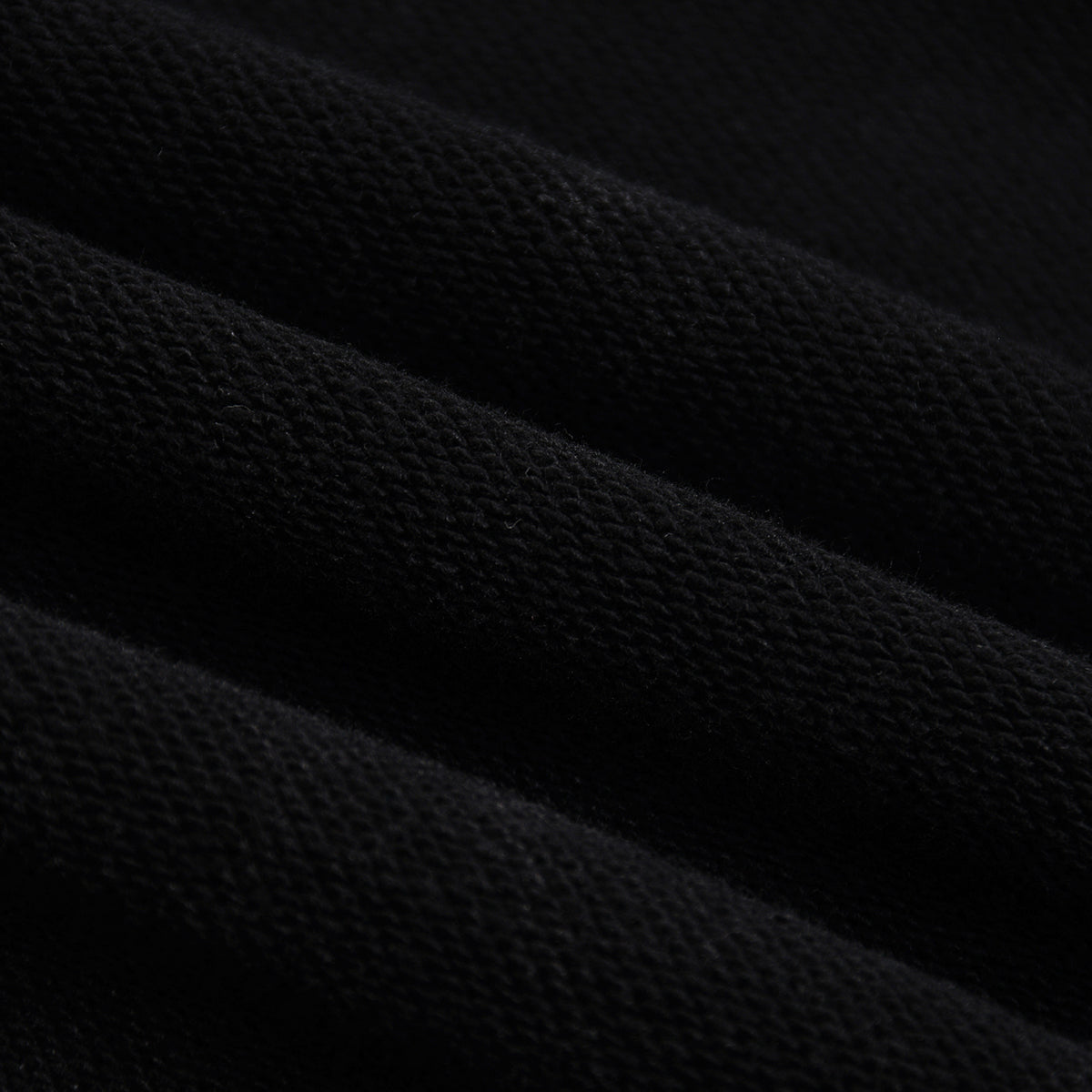 Pantalones cortos deportivos con bordes sin rematar y lavados a la piedra