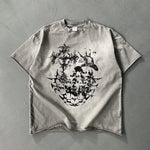Camiseta gótica pesada con gráficos y bordes sin rematar
