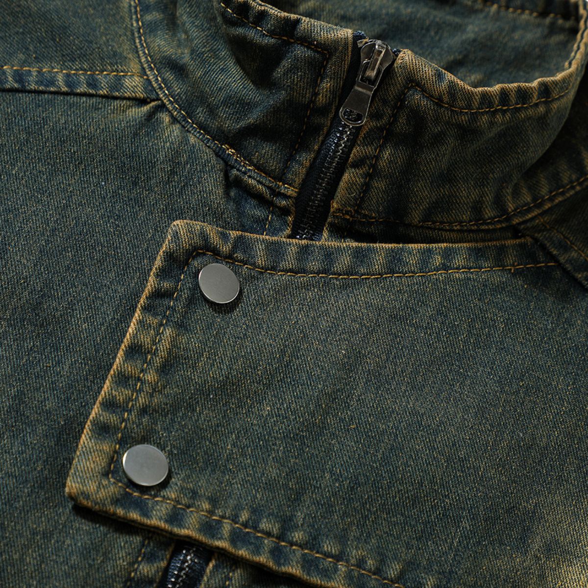 Shorts vaqueros con mariposas bordadas y adornados con perlas