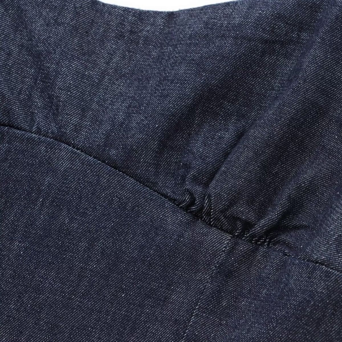 Falda vaquera con bordado de perlas y lavado vintage