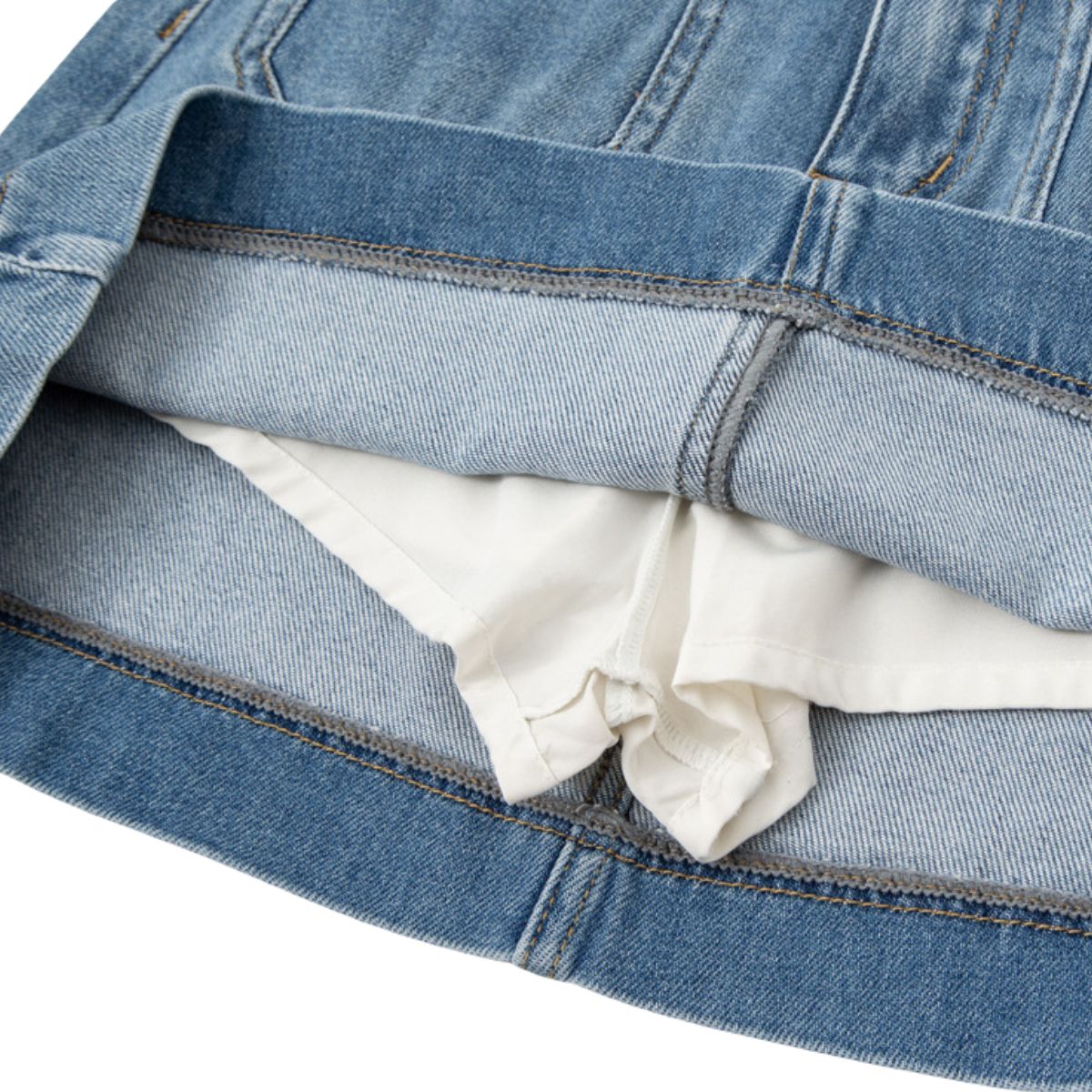 Falda vaquera con bordado de perlas y lavado vintage