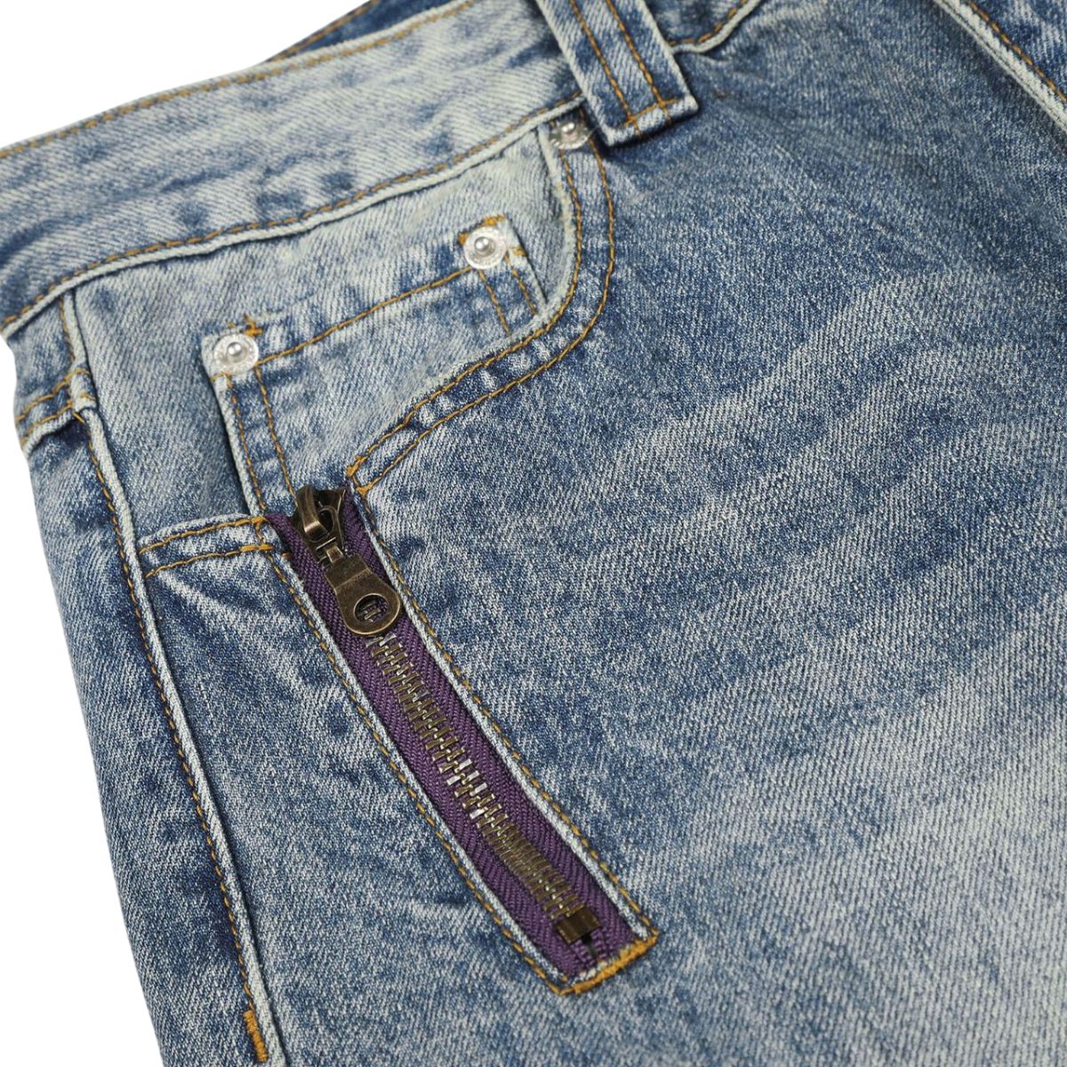 Constructed Decorative Pocket Relaxed Fit Jeans