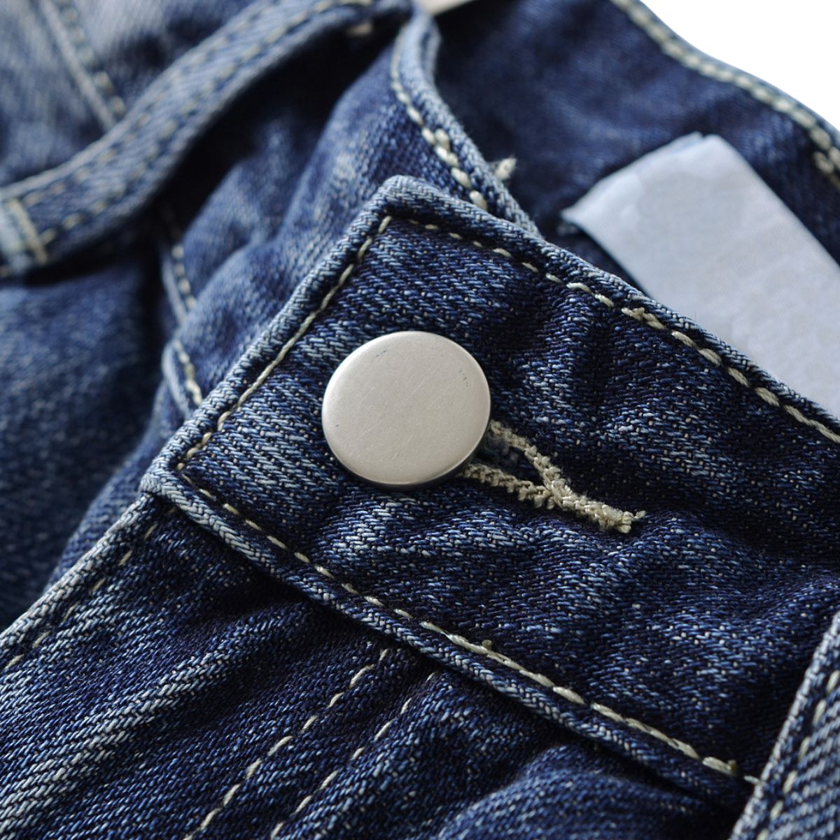 Falda vaquera con bordado de perlas y lavado vintage