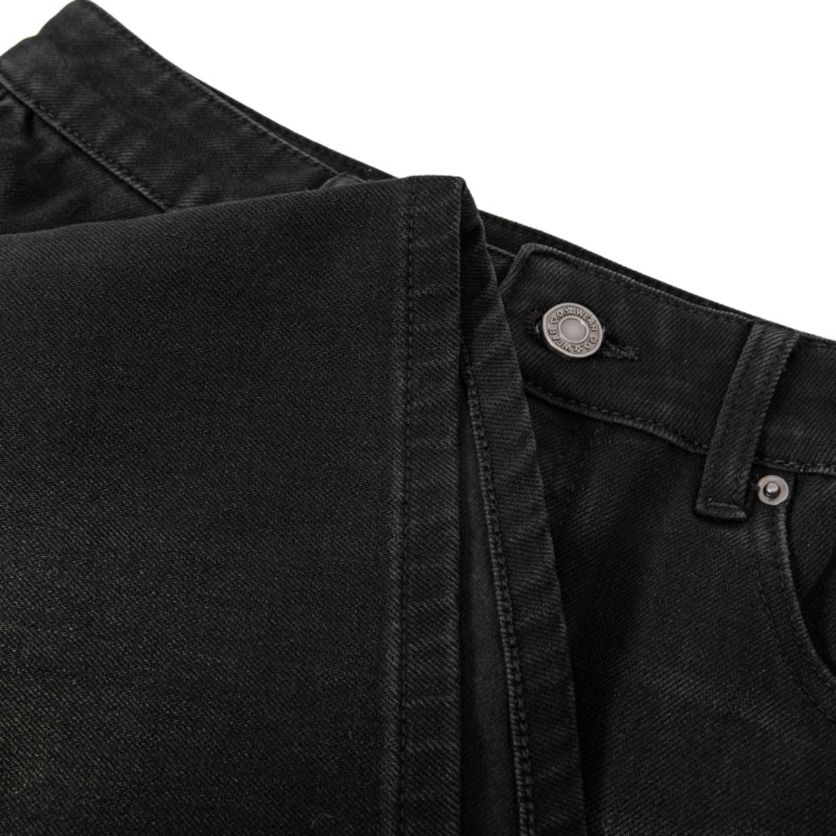 Falda vaquera con bordado de perlas y lavado vintage