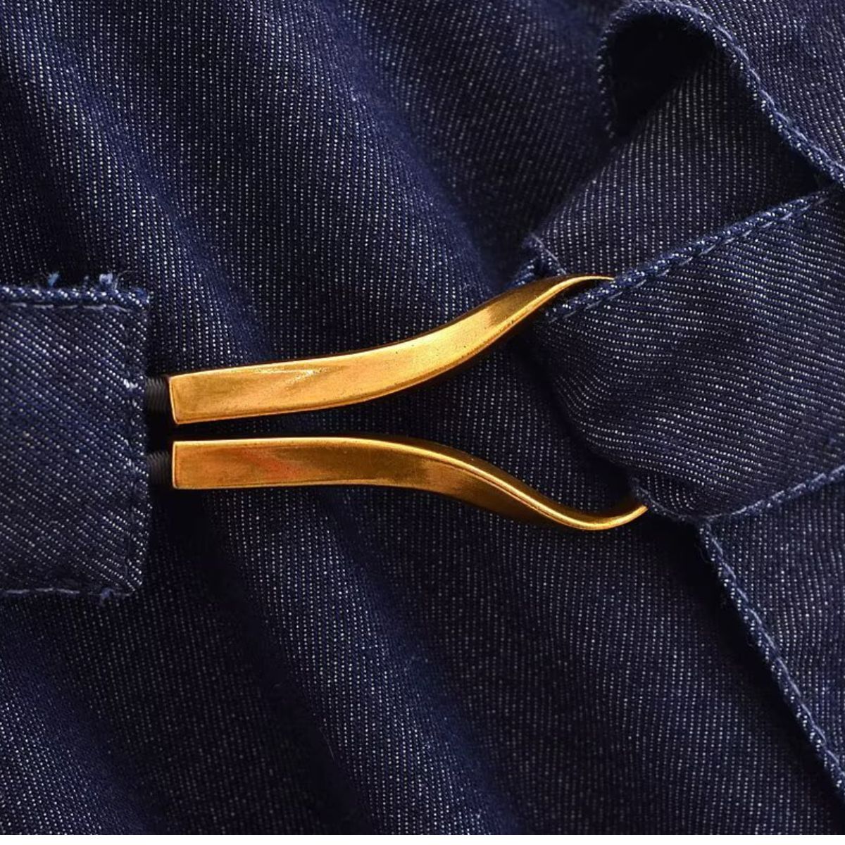 Falda vaquera con bordado de perlas y lavado vintage