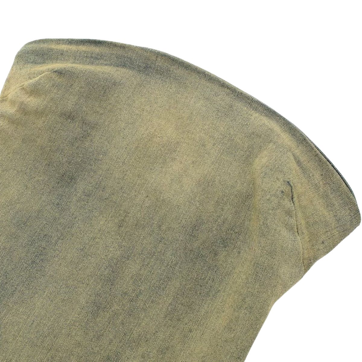 Falda vaquera con bordado de perlas y lavado vintage