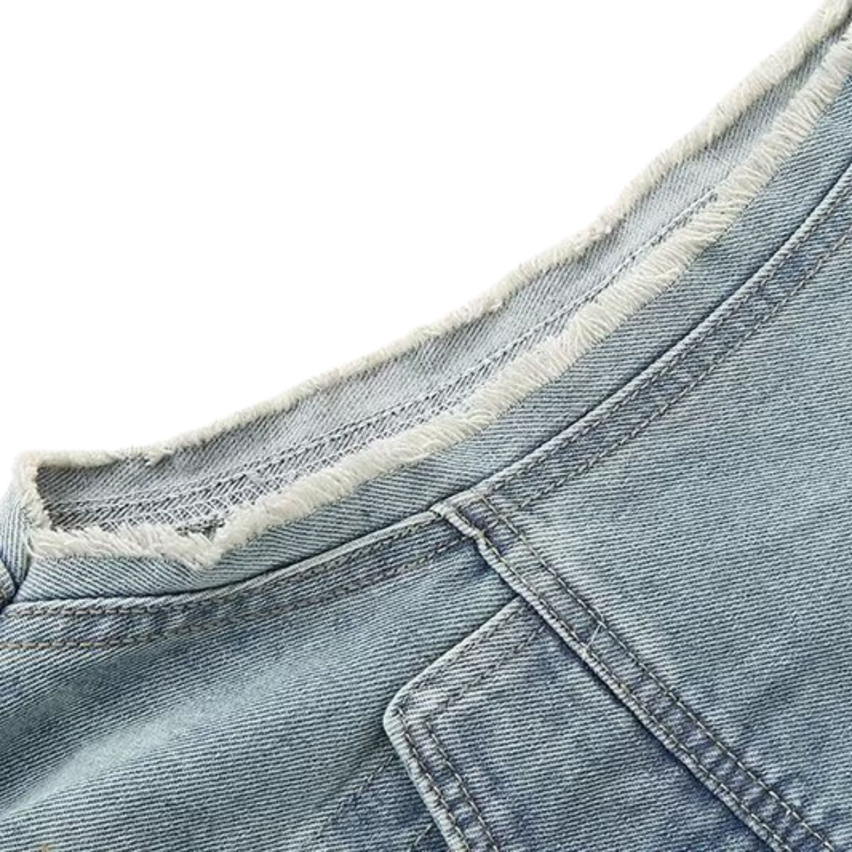 Shorts vaqueros con mariposas bordadas y adornados con perlas