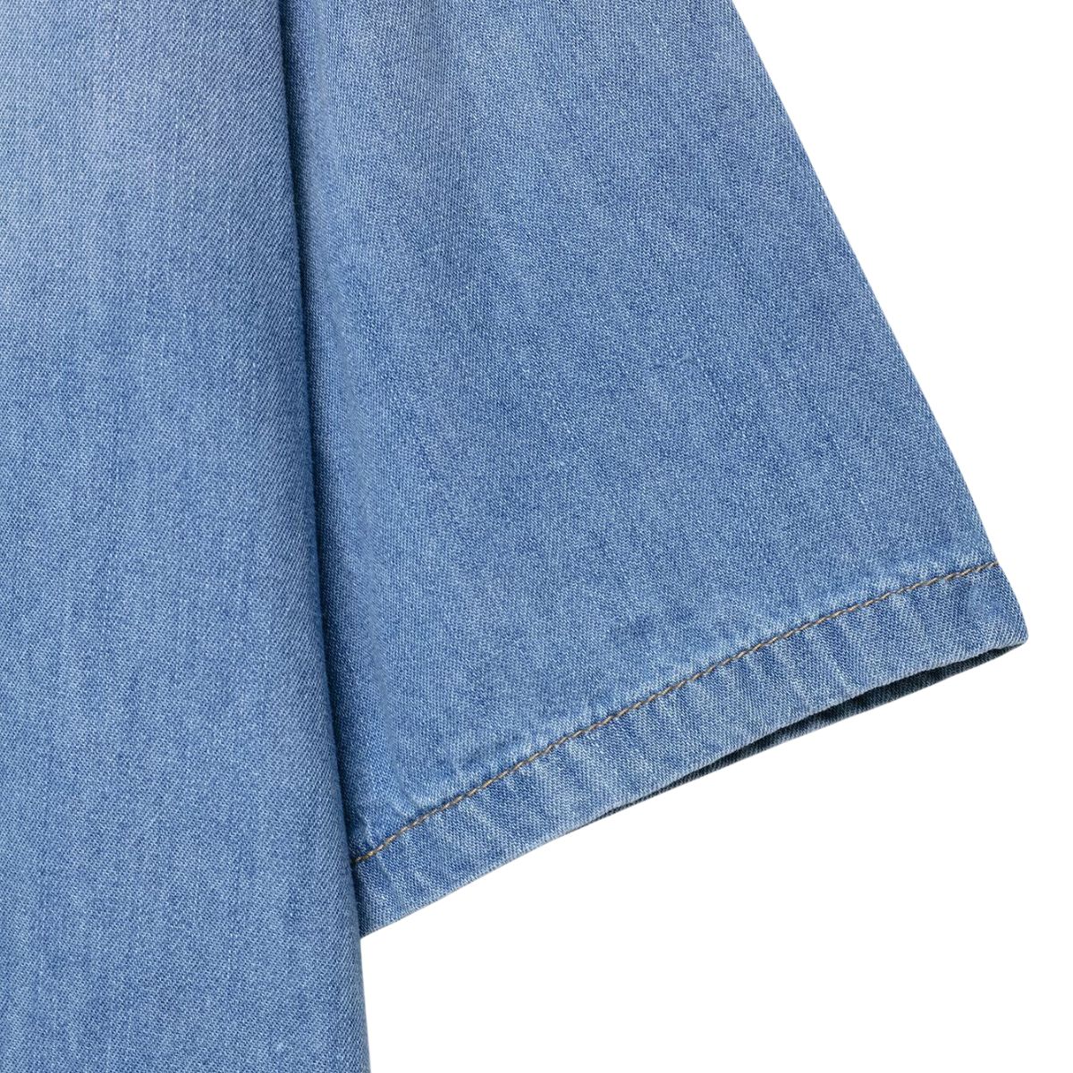 Vestido midi vaquero sin mangas con botones y aberturas en la parte delantera