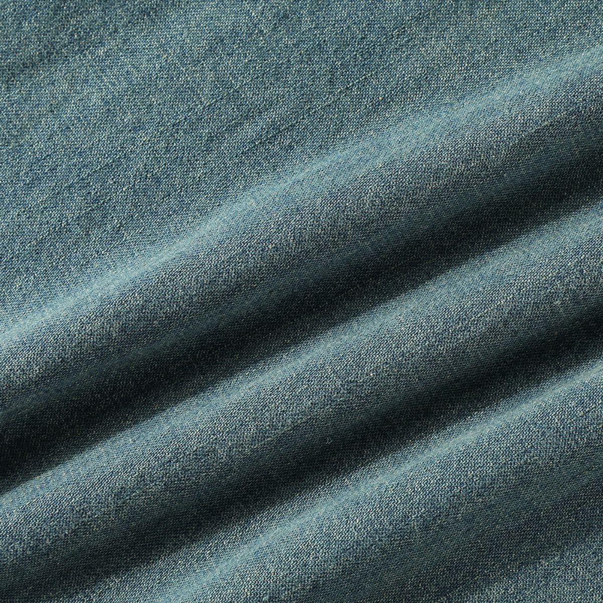 Falda vaquera con bordado de perlas y lavado vintage