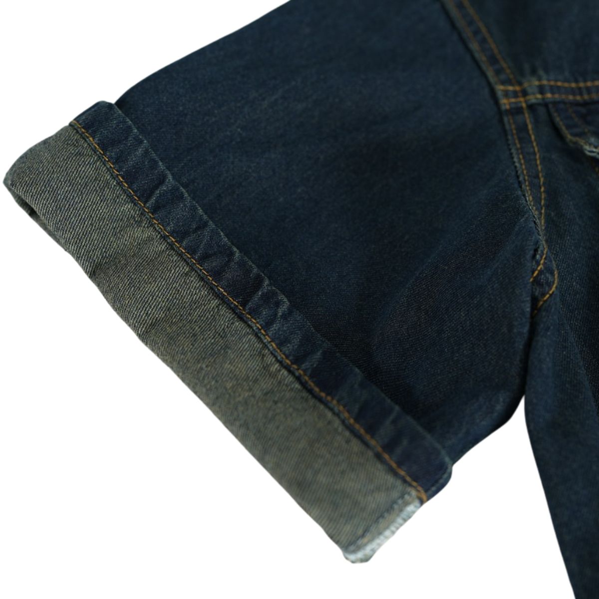 Vestido midi vaquero sin mangas con botones y aberturas en la parte delantera