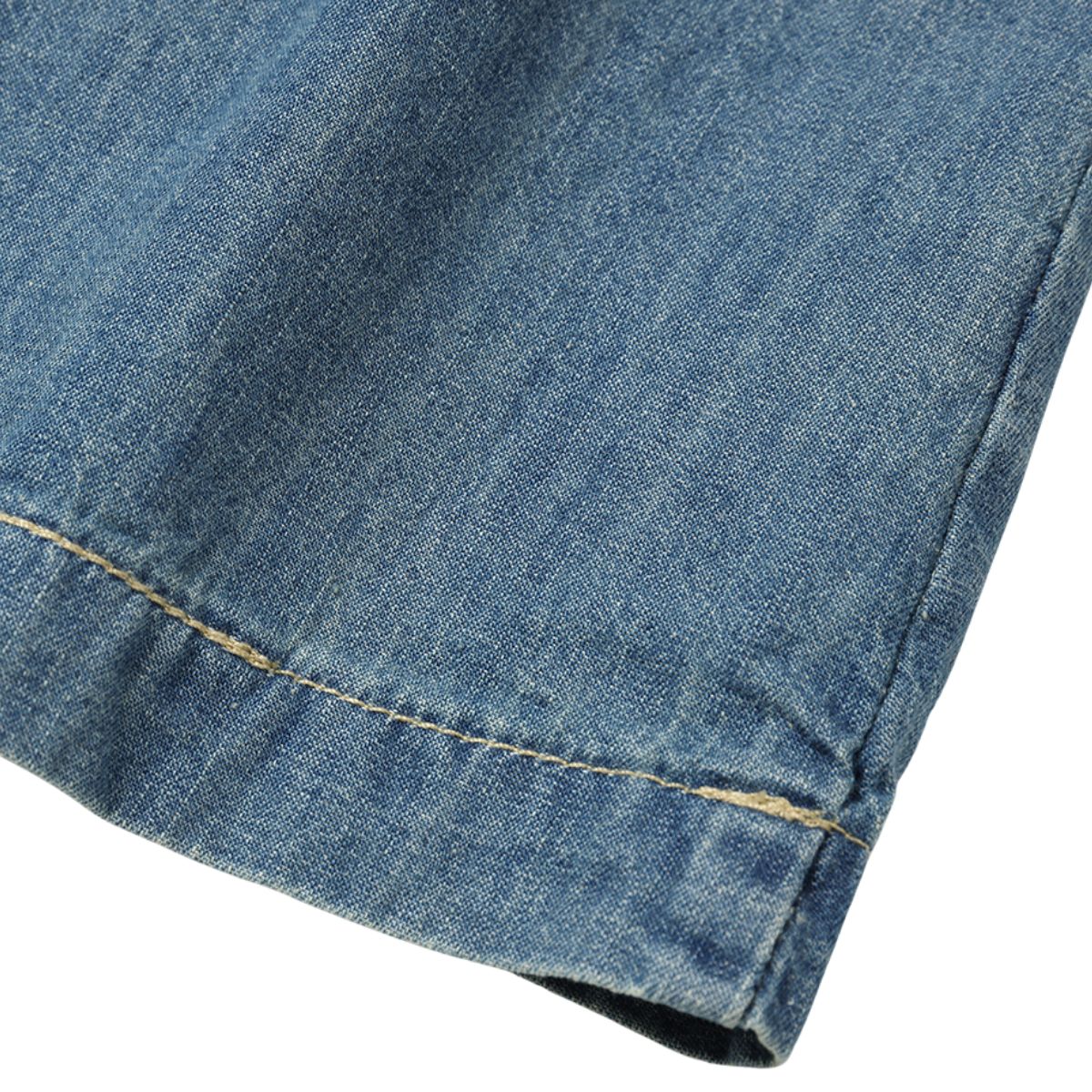 Falda vaquera con bordado de perlas y lavado vintage