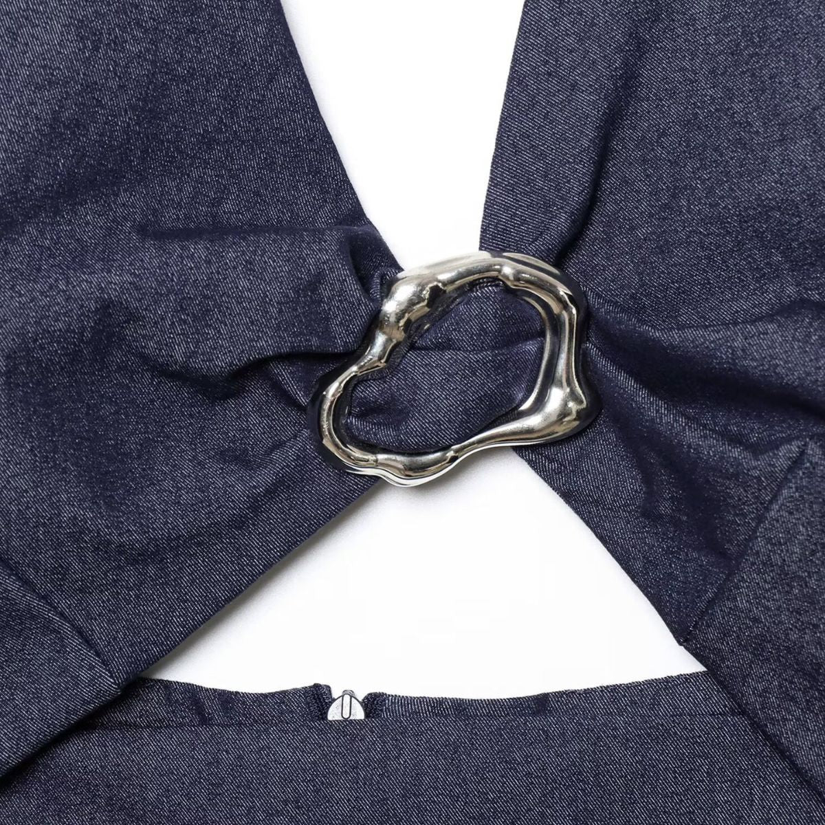 Falda vaquera con bordado de perlas y lavado vintage