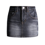 Falda vaquera con bordado de perlas y lavado vintage