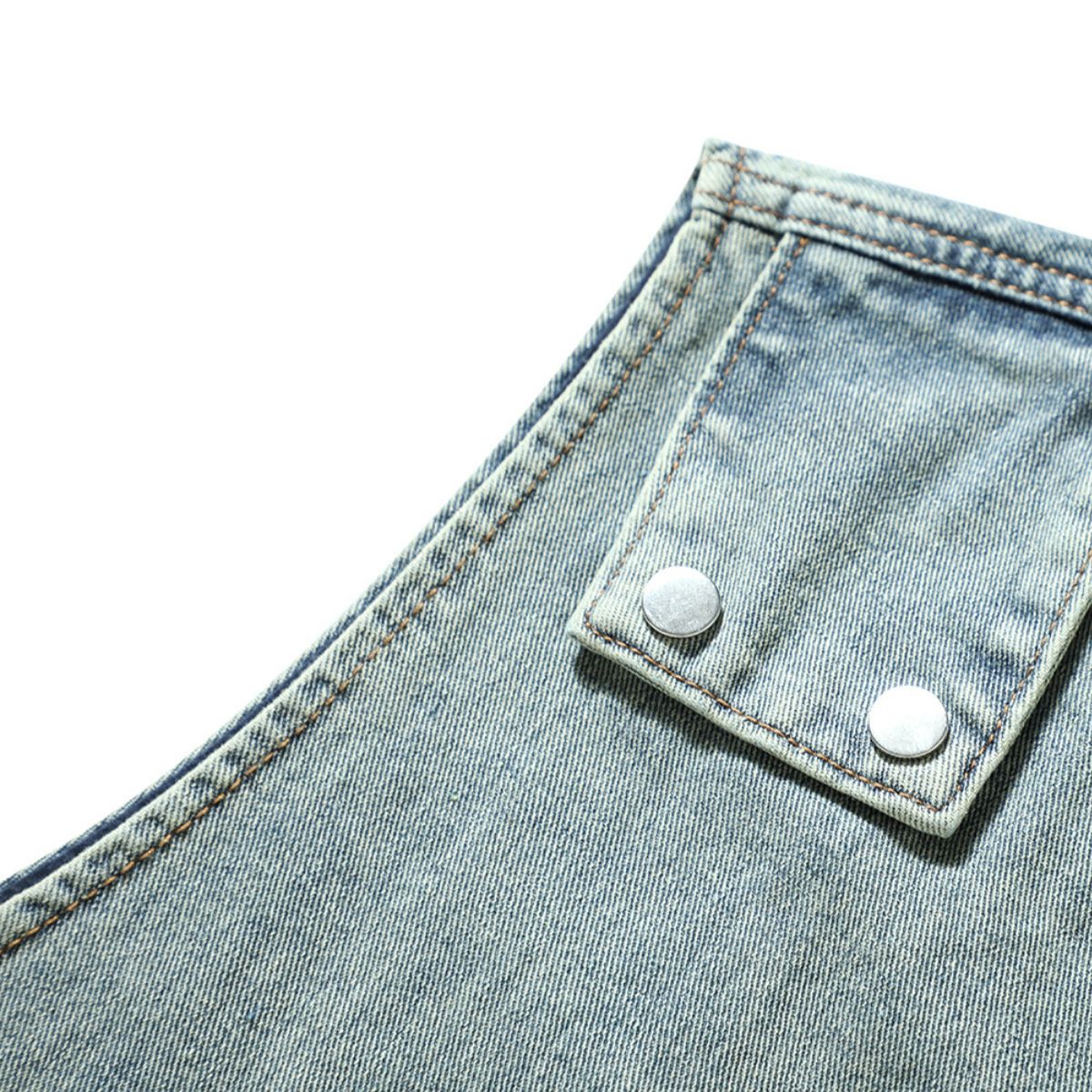 Shorts vaqueros con mariposas bordadas y adornados con perlas