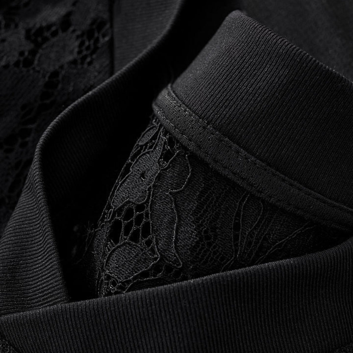 Openwork Lace-Stitching V-Neck Boxy Tee