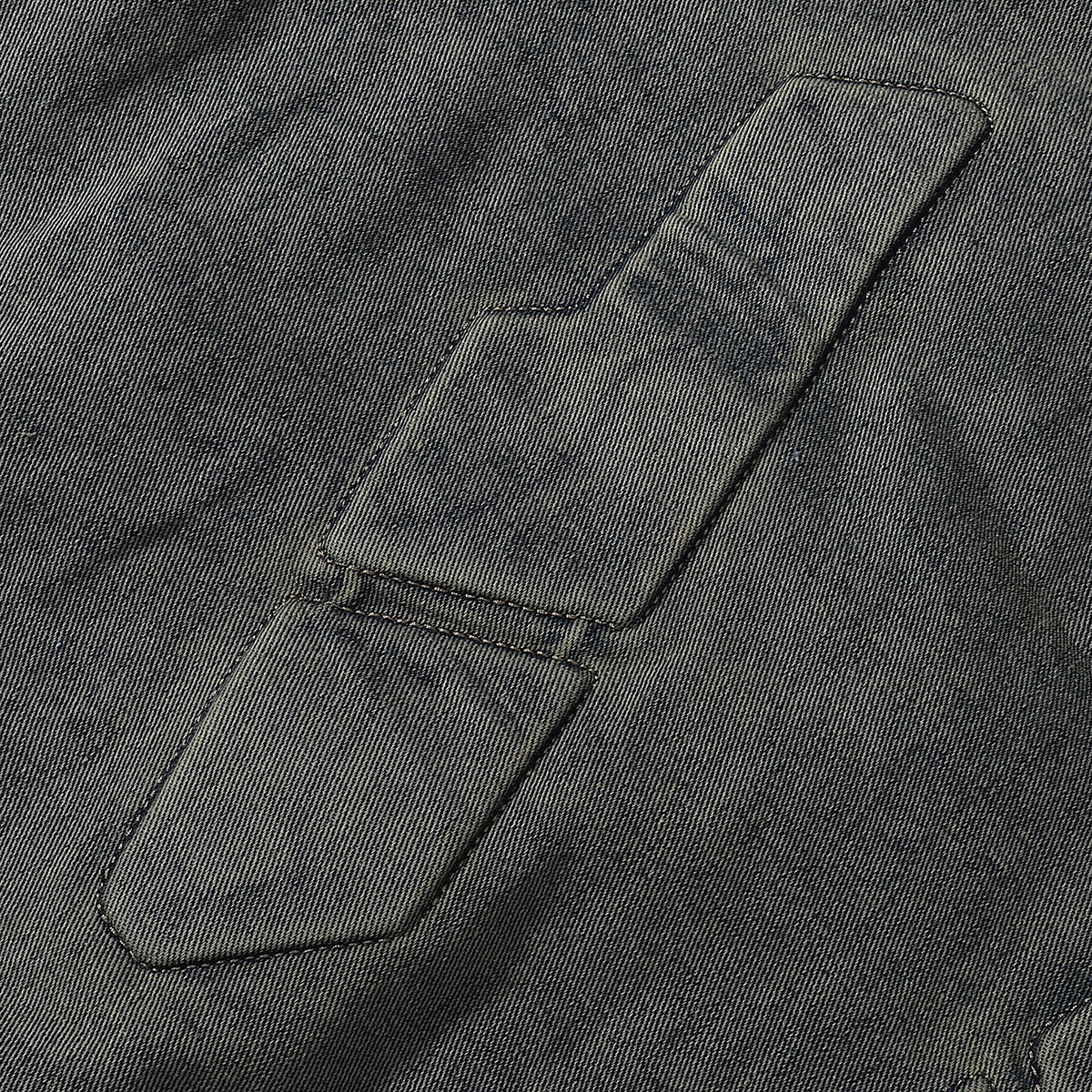 Shorts vaqueros con mariposas bordadas y adornados con perlas