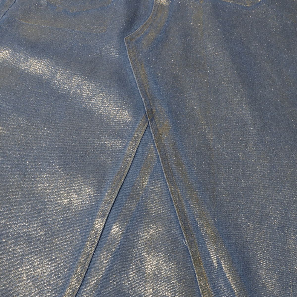 Falda vaquera con bordado de perlas y lavado vintage