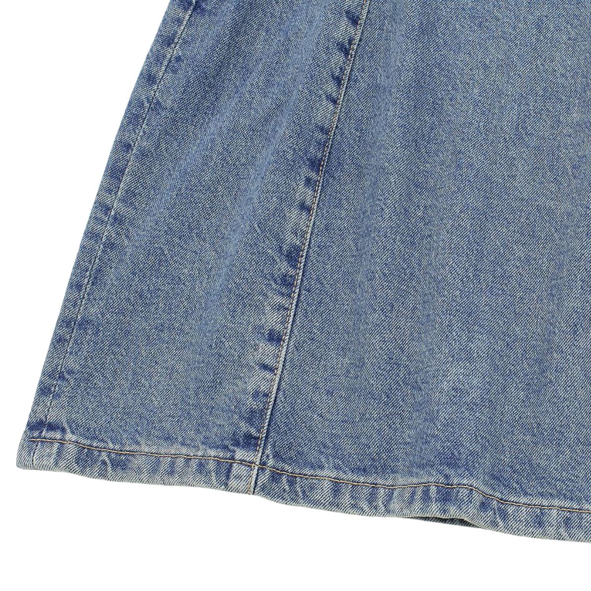 Falda vaquera con bordado de perlas y lavado vintage