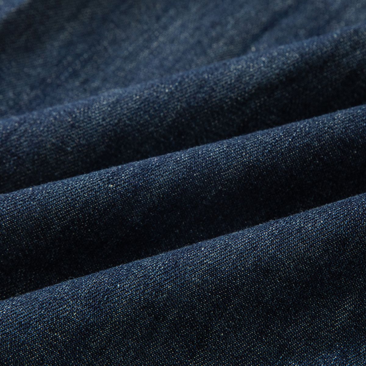 Falda vaquera con bordado de perlas y lavado vintage