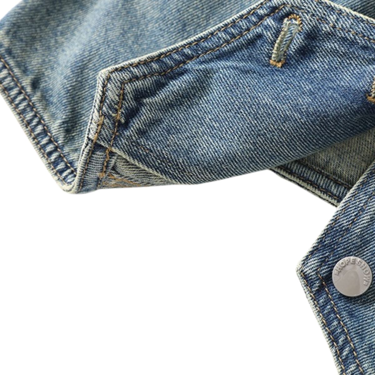 Shorts vaqueros con mariposas bordadas y adornados con perlas