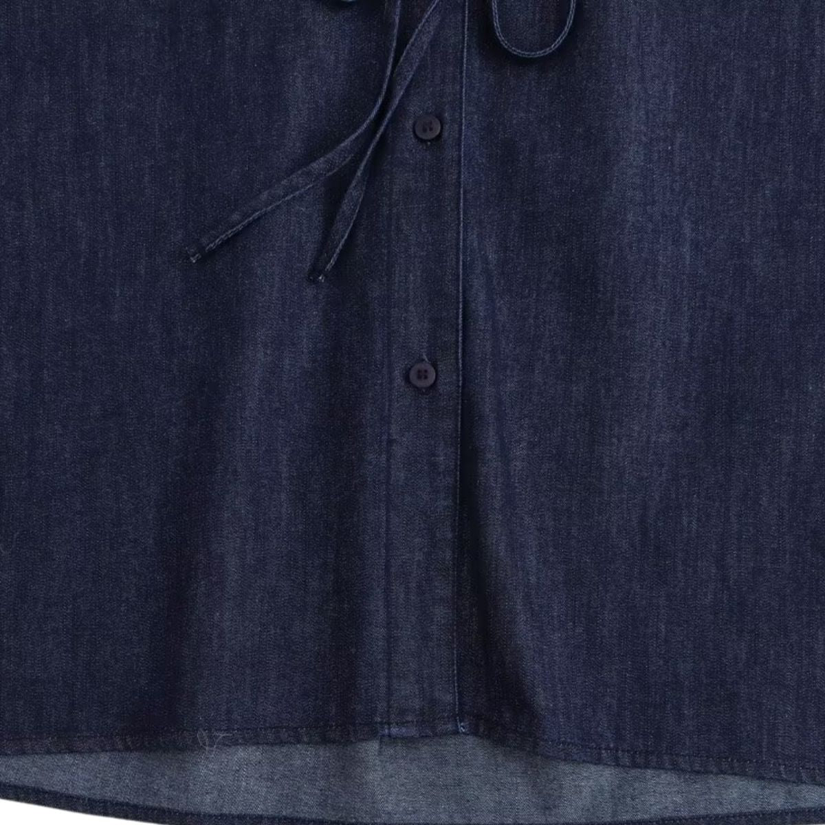 Vestido midi vaquero sin mangas con botones y aberturas en la parte delantera