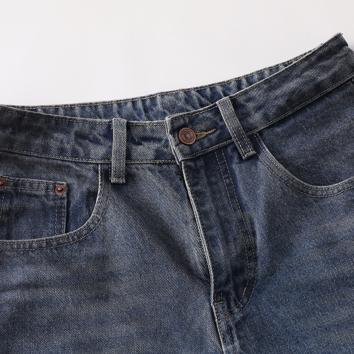 Faded Wash Panel Stitching Barrel-Leg Jeans