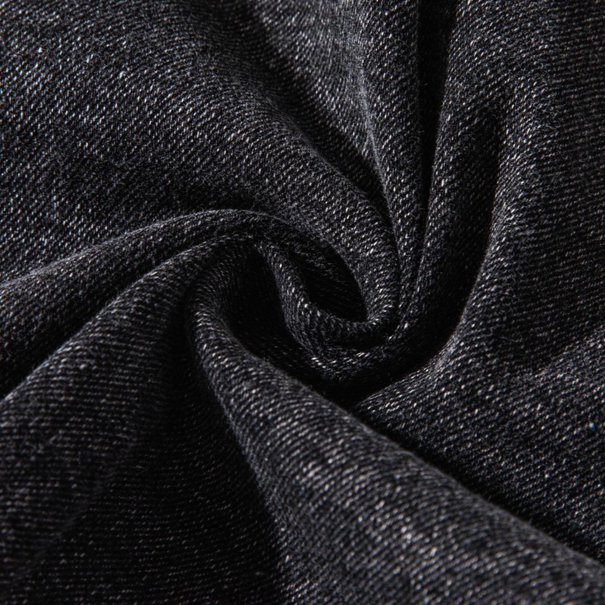 Falda vaquera con bordado de perlas y lavado vintage