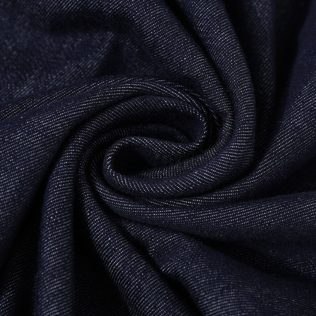 Falda vaquera con bordado de perlas y lavado vintage