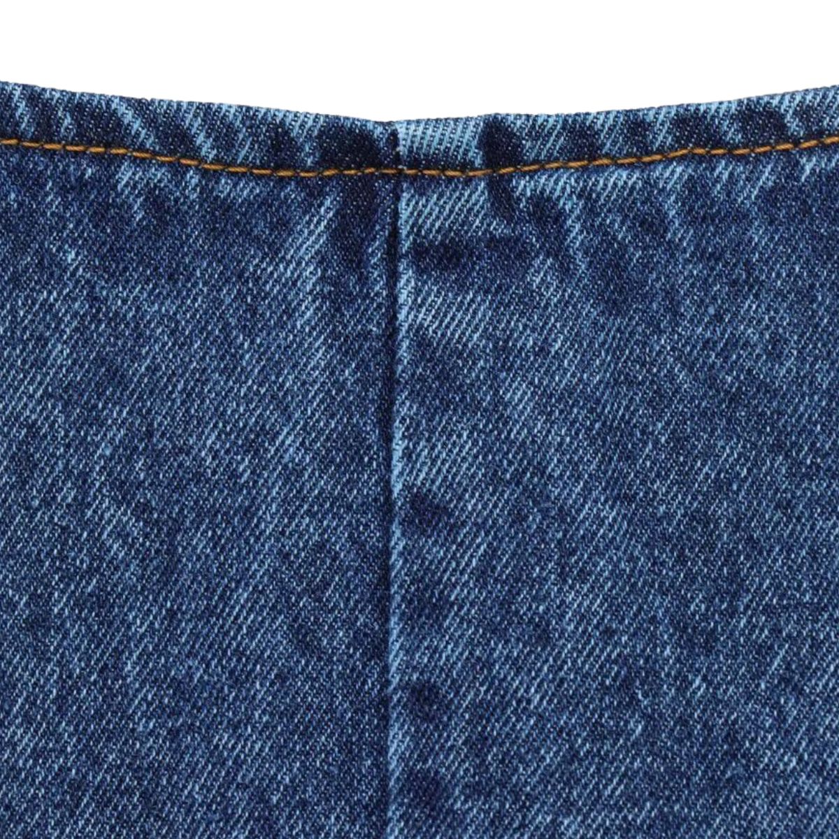 Shorts vaqueros con mariposas bordadas y adornados con perlas