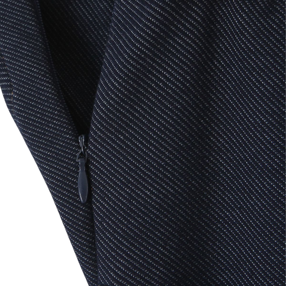 Falda vaquera con bordado de perlas y lavado vintage