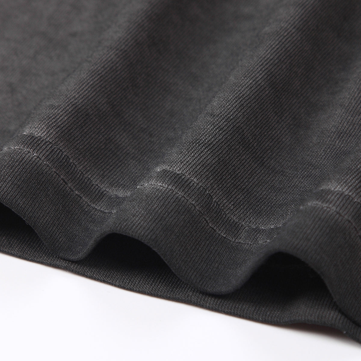 Camiseta holgada con lavado intenso de 7.8 oz