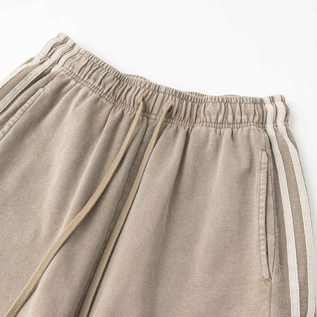 Pantalones cortos deportivos con contraste de color lavado