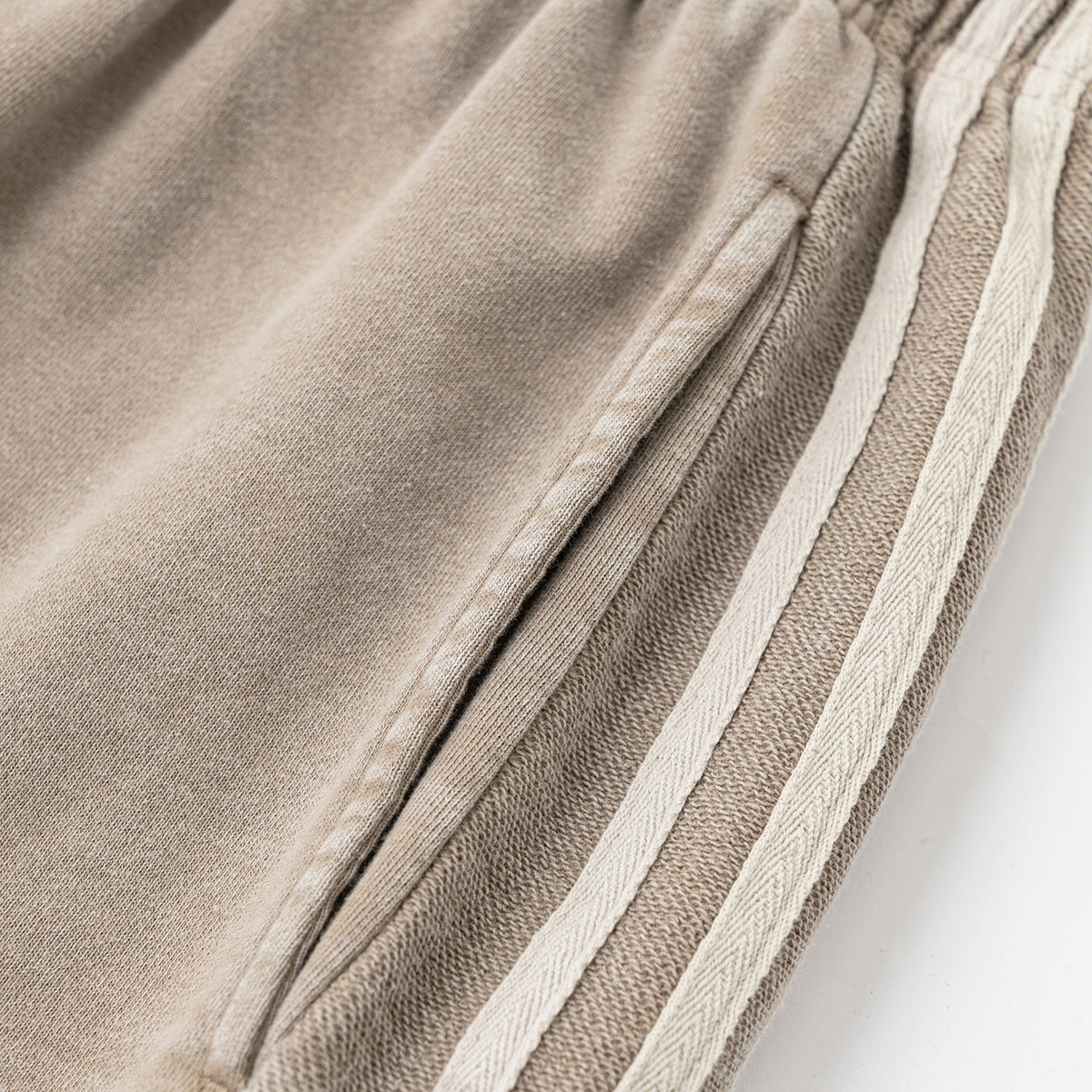 Pantalones cortos deportivos con contraste de color lavado