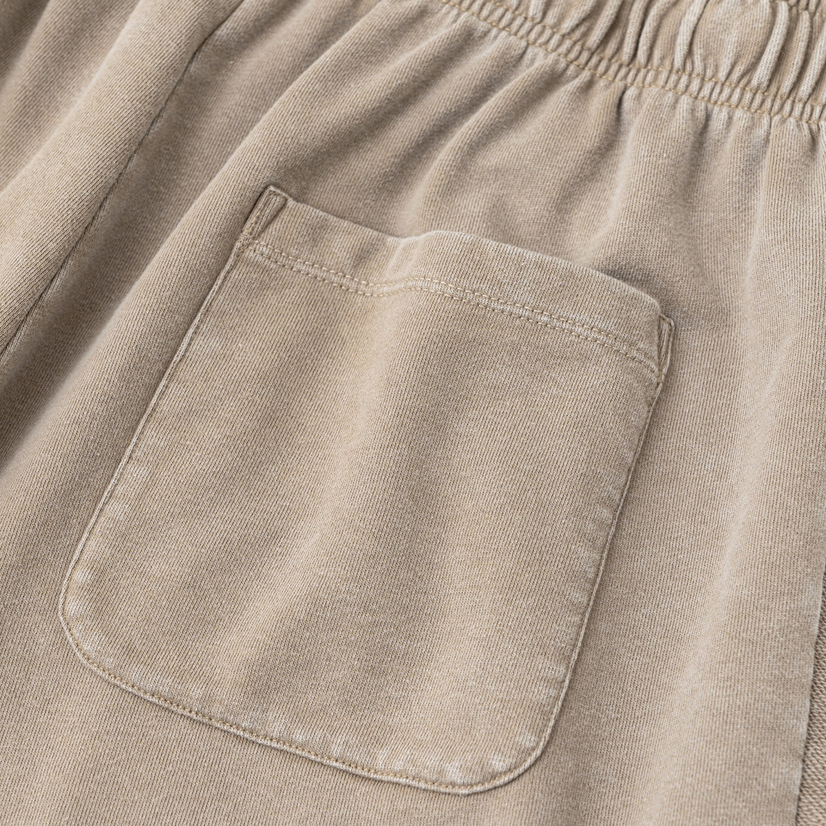 Pantalones cortos deportivos con contraste de color lavado