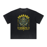 Camiseta vintage deshilachada con estampado de ciencia ficción y futurismo