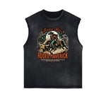 Camiseta sin mangas con gráficos retro revival y bordes deshilachados