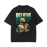 Camiseta con estampado de Jesús lavado a la piedra