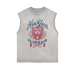 Camiseta sin mangas con gráfico de tigre y bordes deshilachados