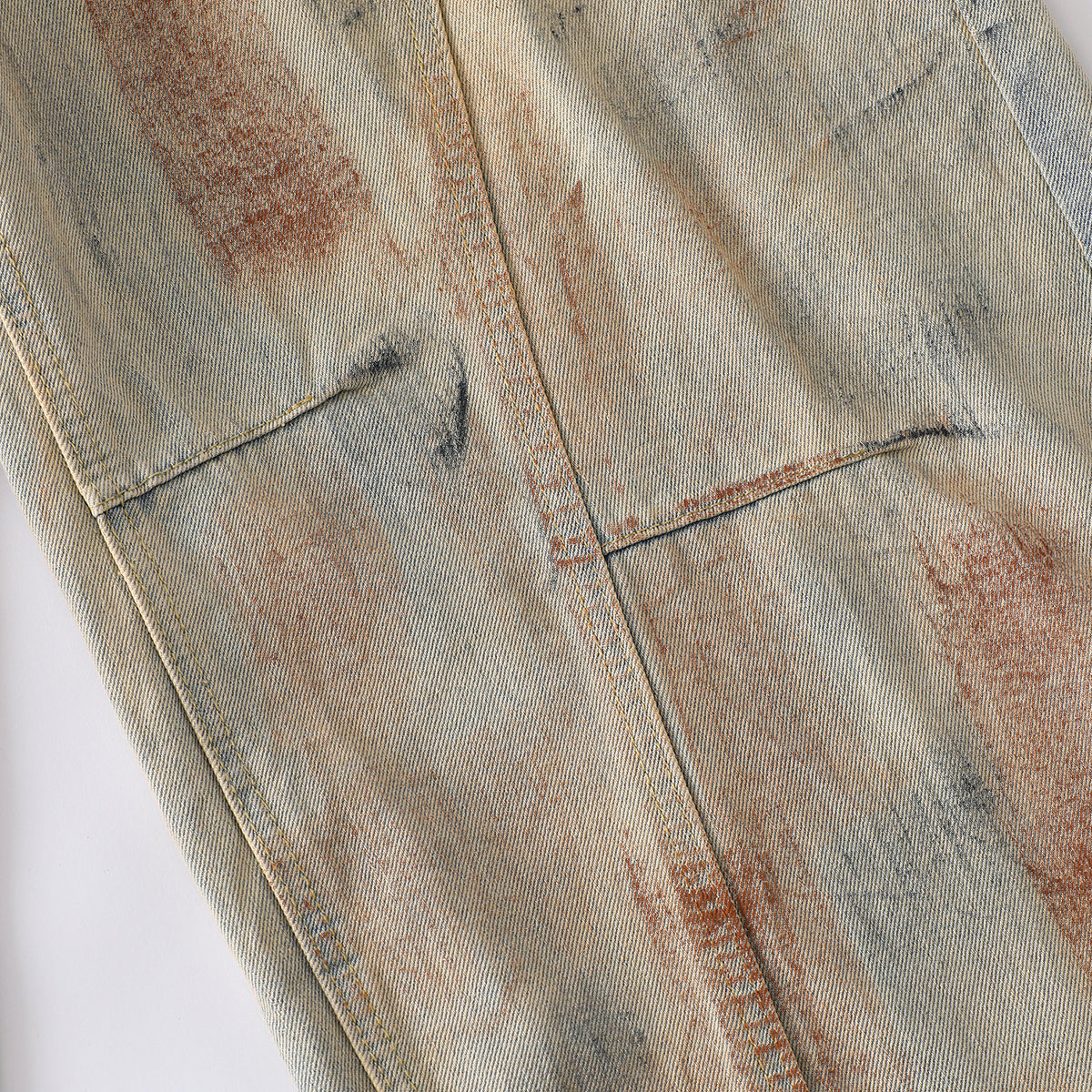 Muddy Wash Panel Stitching Barrel-Leg Jeans