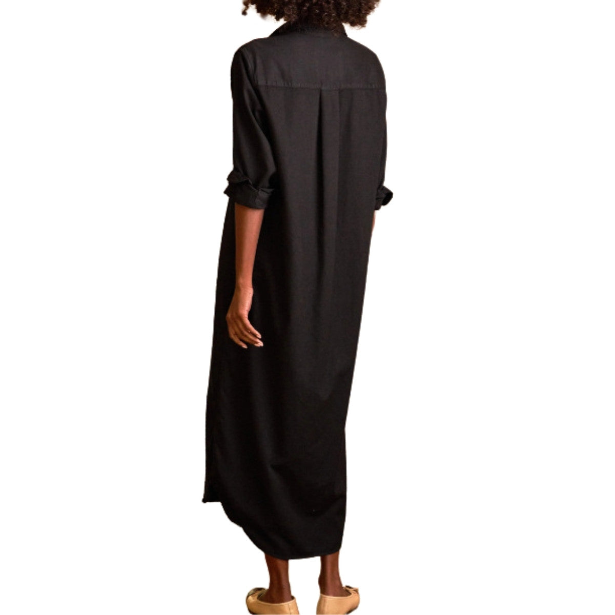 Vestido vaquero midi con cinturón y mangas cortas