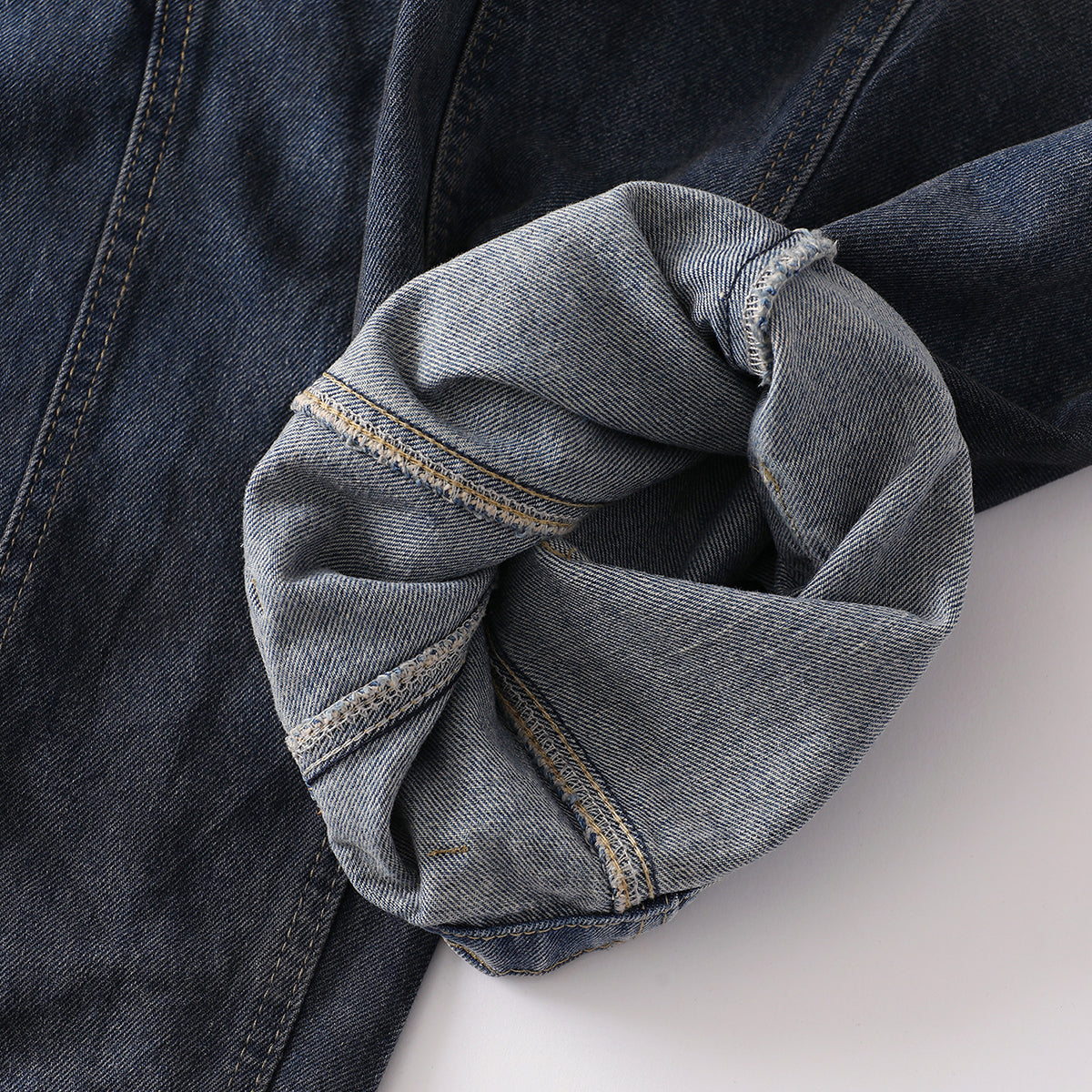 Faded Wash Panel Stitching Barrel-Leg Jeans