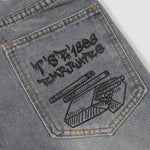 Bermudas vaqueras rasgadas con parches de camuflaje