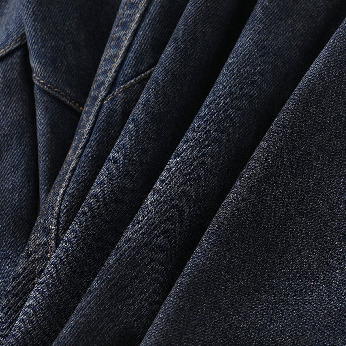 Faded Wash Panel Stitching Barrel-Leg Jeans