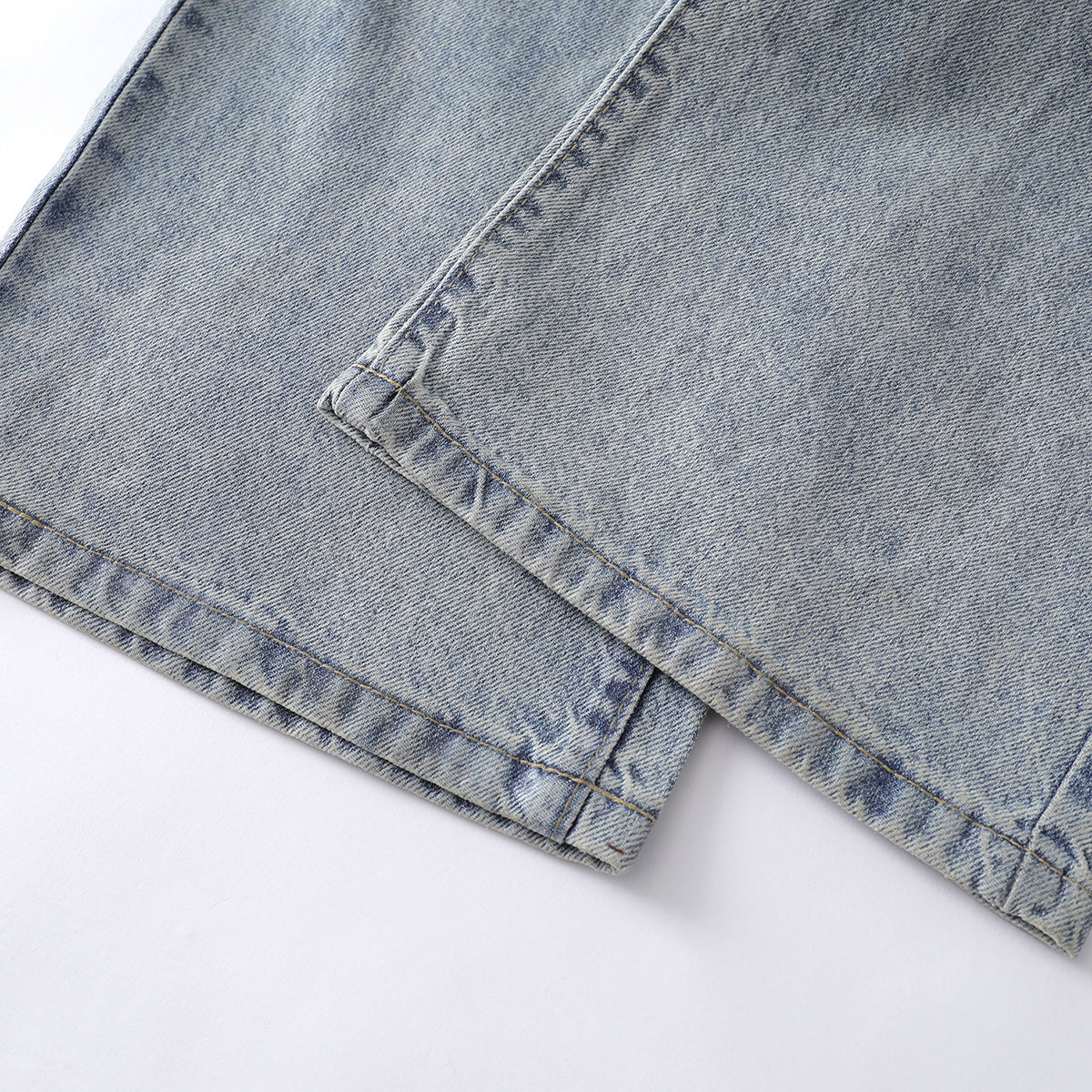 Grunge-Style Paint-Splatter Baggy Jeans